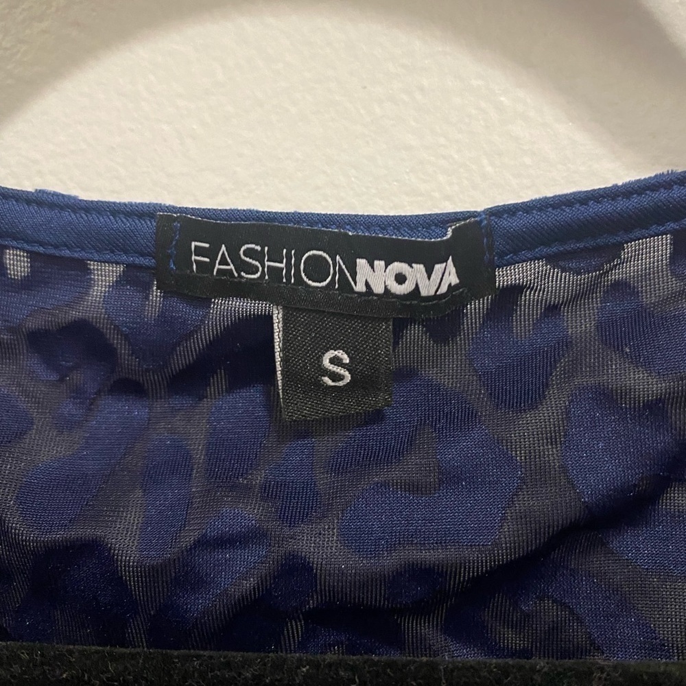 Fashion Nova Crop Burnout Velvet Longsleeve Top - Picture 3 of 4